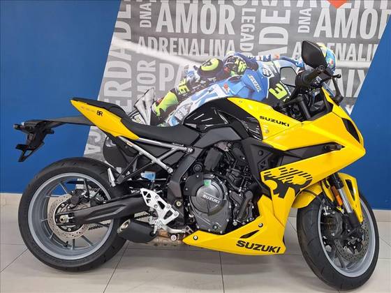 SUZUKI GSX-8R 